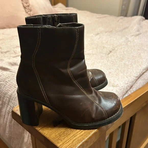 VINTAGE LOWER EAST SIDE Dark Brown Heeled Boots. - Picture 1 of 3